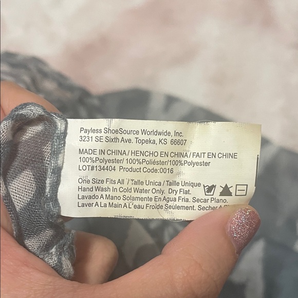 Gray Patterned Infinity Scarf - Picture 3 of 3